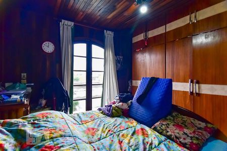 Casa à venda com 300m², 4 quartos e 4 vagasSuíte