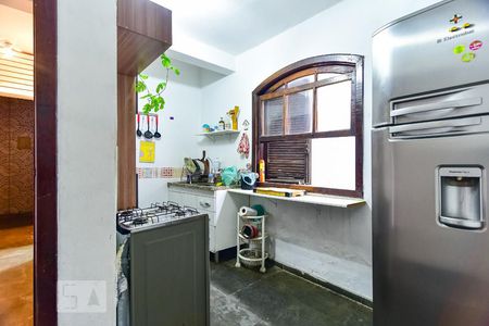 Casa à venda com 300m², 4 quartos e 4 vagasCozinha 2