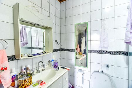 Casa à venda com 300m², 4 quartos e 4 vagasBanheiro da Suíte