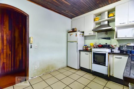 Casa à venda com 300m², 4 quartos e 4 vagasCozinha