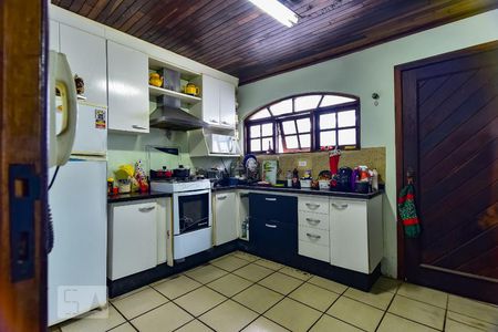 Casa à venda com 300m², 4 quartos e 4 vagasCozinha