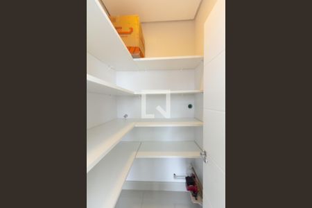 Apartamento à venda com 160m², 3 quartos e 1 vaga Apartamento à venda com 160m², 3 quartos e 1 vagaDespensa