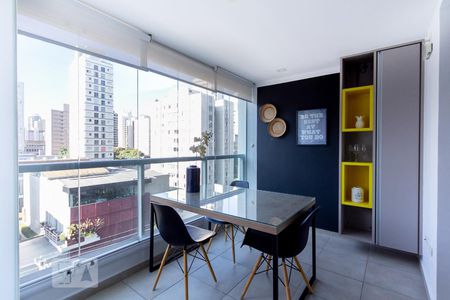 Apartamento para alugar com 37m², 1 quarto e 1 vagavaranda