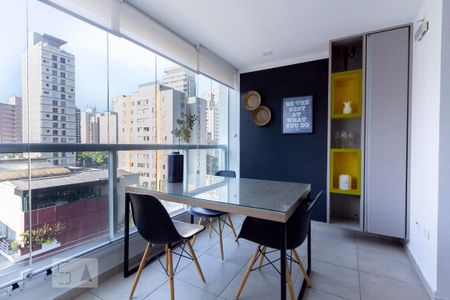 Apartamento para alugar com 37m², 1 quarto e 1 vagavaranda