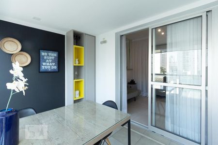 Apartamento para alugar com 37m², 1 quarto e 1 vagavaranda