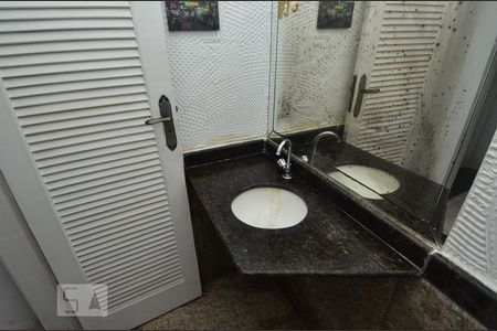 Apartamento à venda com 120m², 3 quartos e sem vagaBanheiro