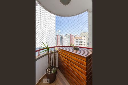 Apartamento à venda com 67m², 2 quartos e 1 vagaSacada da Sala