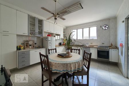 Apartamento à venda com 200m², 3 quartos e 3 vagas Apartamento à venda com 200m², 3 quartos e 3 vagasCozinha