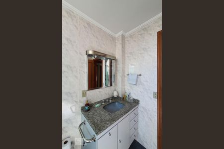 Apartamento à venda com 200m², 3 quartos e 3 vagas Apartamento à venda com 200m², 3 quartos e 3 vagasBanheiro 2