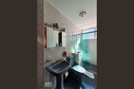 Apartamento à venda com 200m², 3 quartos e 3 vagas Apartamento à venda com 200m², 3 quartos e 3 vagasBanheiro 1