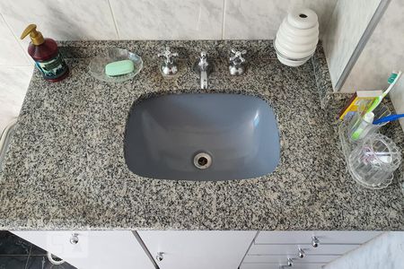 Apartamento à venda com 200m², 3 quartos e 3 vagas Apartamento à venda com 200m², 3 quartos e 3 vagasBanheiro 2