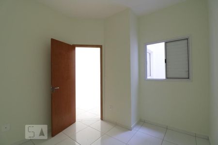 Quarto 1 de casa de condomínio para alugar com 2 quartos, 35m² em Vila Esperança, São Paulo