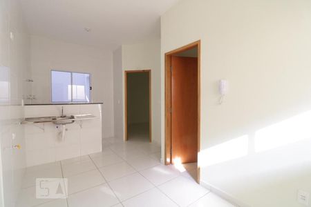 Sala e Cozinha de casa de condomínio para alugar com 2 quartos, 35m² em Vila Esperança, São Paulo