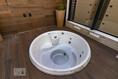 Apartamento para alugar com 50m², 2 quartos e 2 vagas Apartamento para alugar com 50m², 2 quartos e 2 vagasÁrea comum - Ofurô
