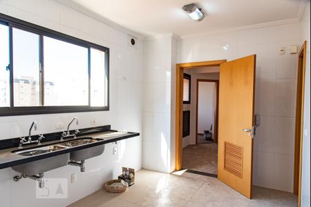 Apartamento à venda com 207m², 4 quartos e 4 vagasCozinha