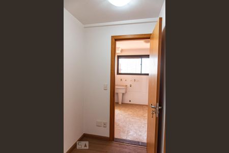 Apartamento à venda com 207m², 4 quartos e 4 vagasDespensa 1