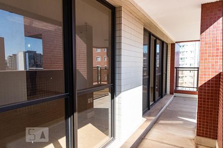 Apartamento à venda com 207m², 4 quartos e 4 vagasVaranda
