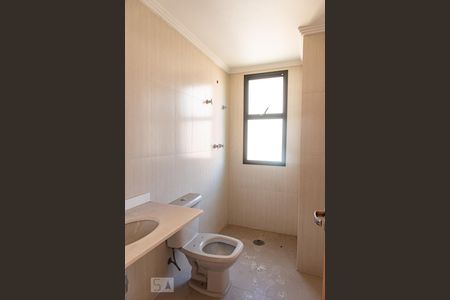 Apartamento à venda com 207m², 4 quartos e 4 vagasBanheiro da suíte 1