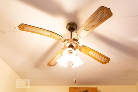 Casa à venda com 400m², 2 quartos e 5 vagasDetalhe