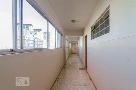 Apartamento à venda com 64m², 2 quartos e 1 vagaCorredor área comum