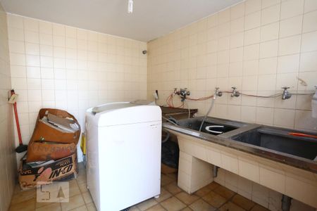 Casa de condomínio para alugar com 325m², 3 quartos e 5 vagasÁrea de Serviço