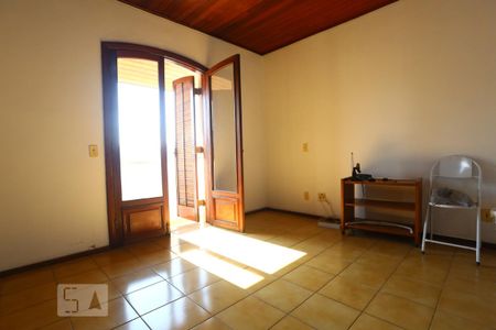 Casa de condomínio para alugar com 325m², 3 quartos e 5 vagasSuíte