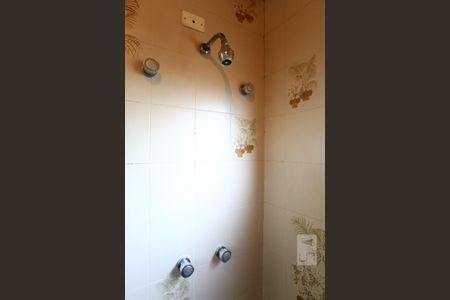 Casa de condomínio para alugar com 325m², 3 quartos e 5 vagasBanheiro Social- Chuveiro