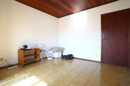 Casa de condomínio para alugar com 325m², 3 quartos e 5 vagasSuíte
