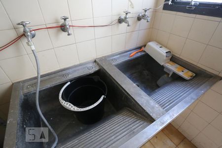 Casa de condomínio para alugar com 325m², 3 quartos e 5 vagasÁrea de Serviço - Tanque