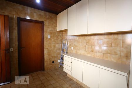 Casa de condomínio para alugar com 325m², 3 quartos e 5 vagasCozinha