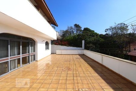 Casa de condomínio para alugar com 325m², 3 quartos e 5 vagasÁrea Externa