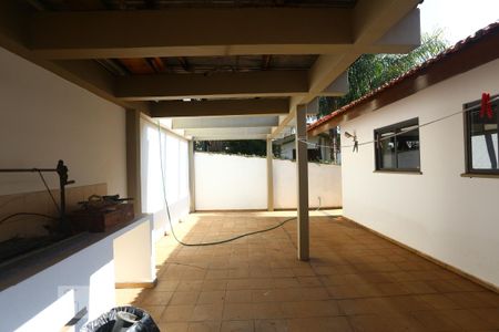 Casa de condomínio para alugar com 325m², 3 quartos e 5 vagasChurrasqueira