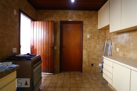 Casa de condomínio para alugar com 325m², 3 quartos e 5 vagasCozinha