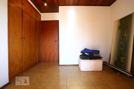 Casa de condomínio para alugar com 325m², 3 quartos e 5 vagasQuarto 1