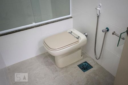 Casa de condomínio à venda com 267m², 3 quartos e 2 vagasBanheiro da Suíte