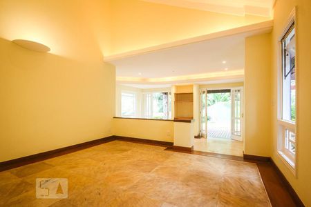 Sala de casa de condomínio à venda com 3 quartos, 267m² em Itanhangá, Rio de Janeiro