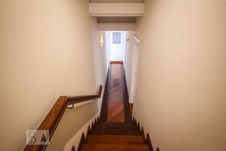 Casa de condomínio à venda com 267m², 3 quartos e 2 vagasCorredor