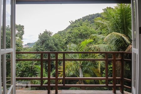 Casa de condomínio à venda com 267m², 3 quartos e 2 vagasVaranda do Quarto 2