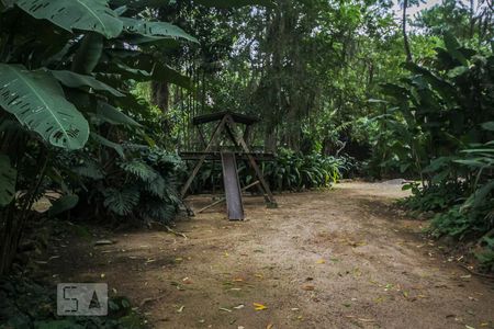 Casa de condomínio à venda com 267m², 3 quartos e 2 vagasÁrea Comum - Playground