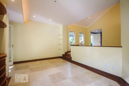 Sala de casa de condomínio à venda com 3 quartos, 267m² em Itanhangá, Rio de Janeiro