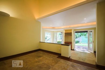 Sala de casa de condomínio à venda com 3 quartos, 267m² em Itanhangá, Rio de Janeiro