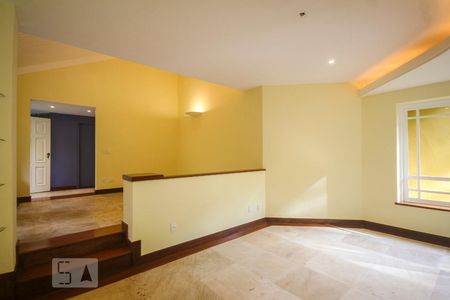 Casa de condomínio à venda com 267m², 3 quartos e 2 vagasSala