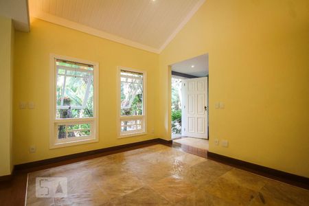 Sala de casa de condomínio à venda com 3 quartos, 267m² em Itanhangá, Rio de Janeiro