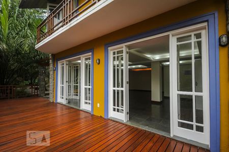 Casa de condomínio à venda com 267m², 3 quartos e 2 vagasVaranda 2