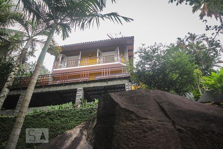 Casa de condomínio à venda com 267m², 3 quartos e 2 vagasFachada