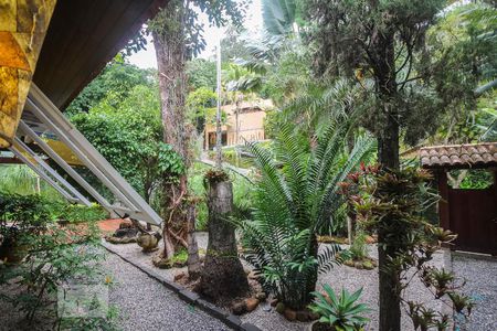 Casa de condomínio à venda com 267m², 3 quartos e 2 vagasQuintal