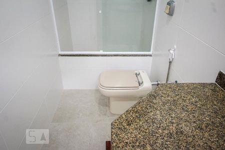 Casa de condomínio à venda com 267m², 3 quartos e 2 vagasBanheiro da Suíte