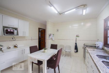 Casa à venda com 350m², 3 quartos e 3 vagasCozinha