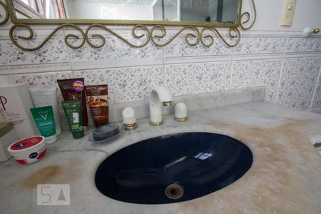 Casa à venda com 350m², 3 quartos e 3 vagasDetalhe Banheiro