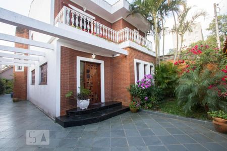 Casa à venda com 350m², 3 quartos e 3 vagasFachada